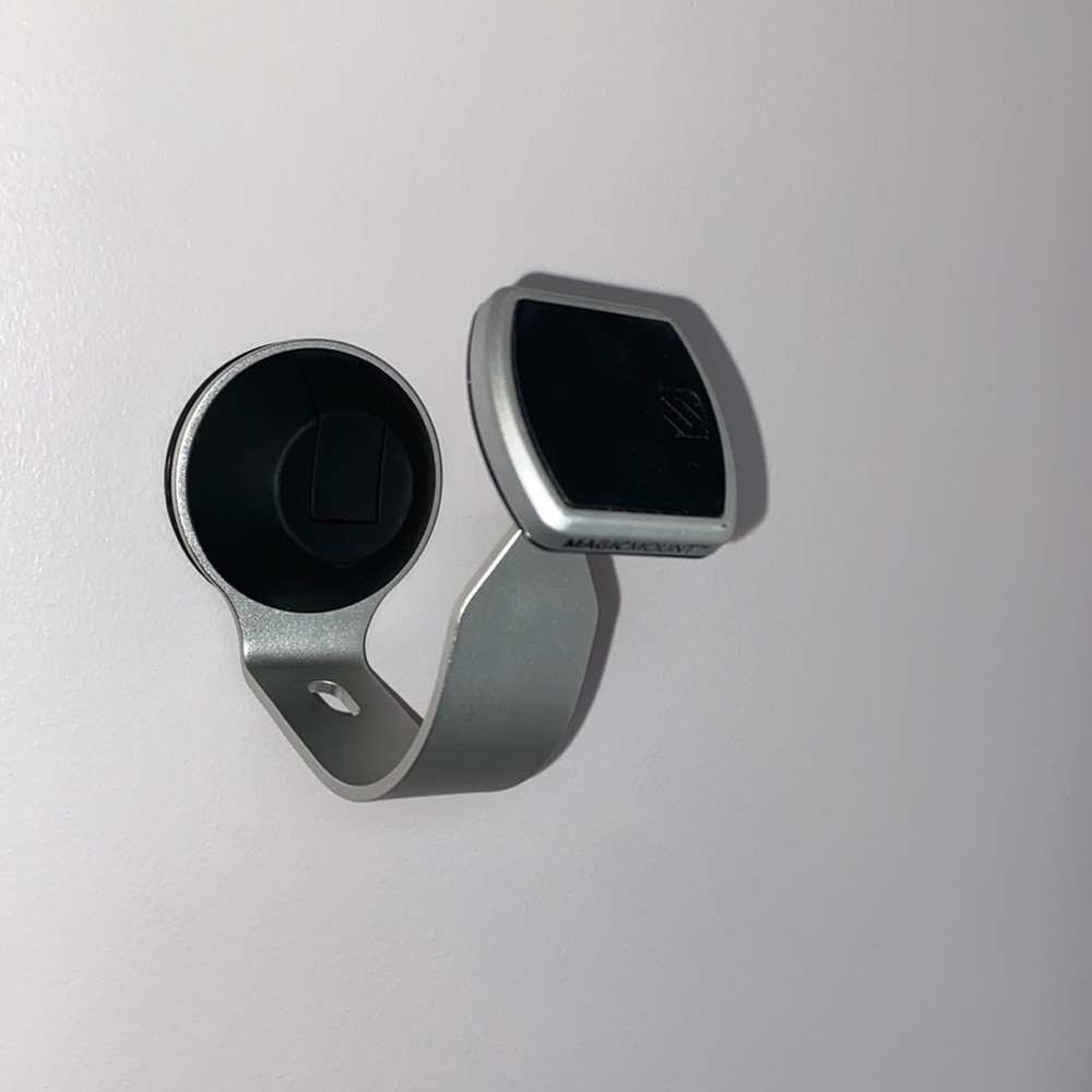 Car magnetic phone mount